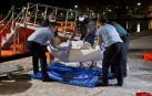 Llegan 107 inmigrantes a Motril, entre ellos 5 muertos, rescatados en Alborán