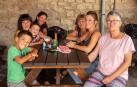 El 3 de septiembre los vecinos de Sorauren dieron cierre a sus fiestas de verano con un día repleto de actividades para todos los públicos. Una jornada para las familias y las cuadrillas, con la comida y cena popular como eje central al que se sumaron actividades como hinchables para los más pequeños, campeonato de mus y parchís, baile de disfraces, rifas y premios. El pobre de mí, ya de madrugada, invitó a los presentes a comenzar la cuenta atrás para las fiestas del año que viene.