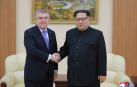 Kim Jong-un hace gala del aperturismo de Pyongyang y recibe al presidente del COI