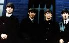 A subasta las botas de ante negro de Ringo Starr por 5.492 euros