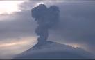 El volcán Popocatepetl erupciona y genera una nube de tres kilómetros de altura