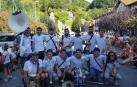 14 gigantes arropan a la charanga Elutxa en Lesaka