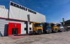 CST Navarra, taller especializado en la reparación y mantenimiento de vehículos industriales y remolques ubicado en Beriáin, ha presentado sus nuevas instalaciones, su nuevo nombre y sus nuevos servicios, en un acto al que han acudido alrededor de doscientas personas, entre trabajadores y socios con sus familias, proveedores y clientes.
