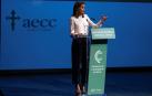 La reina pide una investigación del cáncer "sostenible, ambiciosa y estratégica"