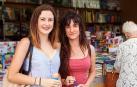 La Plaza del Castillo se ha convertido un año más en una gigantesca librería al aire libre para acoger la 38ª Feria del Libro Antiguo y de Ocasión. El evento, que permanecerá abierto hasta mañana domingo 7 de octubre, es una buena oportunidad para conseguir ejemplares descatalogados o de difícil localización en el mercado editorial así como para adquirir algunos libros en inmejorables condiciones económicas.