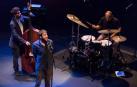 Salvador Sobral transforma el teatro del MUN en un club de jazz
