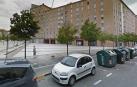 Un borracho entra a dormir a un contenedor en la Rochapea y se niega a salir