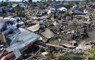 Los equipos de rescate siguen buscando supervivientes y atendiendo a los heridos en la isla indonesia de Célebes, afectada este viernes por un fuerte terremoto seguido de un inesperado tsunami, que han dejado más de 800 muertos.