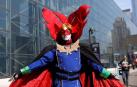 La locura por el cómic y la ficción se desató este jueves en la Gran Manzana en la primera de las cuatro jornadas del Comic Con de Nueva York, un evento que atrae de cientos de miles de seguidores, así como estrellas de la televisión y el cine y las principales editoriales y productoras del género.