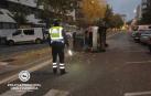 Un conductor ebrio vuelca su coche en la Rochapea