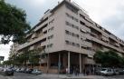 Mueren una niña y un hombre tras caer desde un quinto piso en Málaga