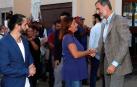 Los Reyes visitan varias casas de Sant Llorenç y conversan con los vecinos