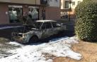 Susto en Baztan tras incendiarse un coche plena calle en Elizondo