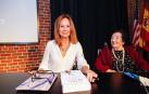 Emigrantes españoles comparten con María Dueñas sus historias en Nueva York