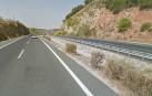 Un fallecido y cinco heridos al chocar un coche y una ambulancia en Granada