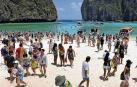 Tailandia cierra Maya Bay indefinidamente por la invasión turística