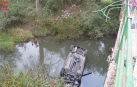 Muere un joven tras caer el coche en el que viajaba con otras tres personas al río Arakil en Urdiain