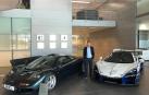 Un ingeniero industrial en la fábrica de McLaren