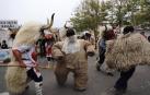 Decenas de miles de personas participan este domingo en Alsasua en el Nafarroa Oinez 2018, la fiesta de las ikastolas de Navarra, que este año tiene el objetivo de recaudar fondos en apoyo al centro Iñigo Aritza.