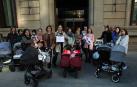 Madres navarras registran en el Parlamento más de 26.000 firmas para reclamar la devolución del IRPF