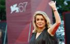 Catherine Deneuve venderá sus vestidos de Yves Saint Laurent en Christie's