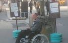 Un chófer desaloja un autobús para dar una lección de civismo