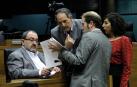 Desde la izquierda, José Miguel Nuin (I-E), Adolfo Araiz (Bildu), Jokin Castiella (Geroa Bai) y Laura Pérez (Podemos), en el Parlamento.