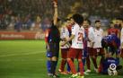 Osasuna remonta con diez y con gol de Torres en el descuento