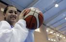 La alero del Osés Construcción, Maite Gil, ha debutado, como su equipo, en la LF2 y en la última jornada fue la máxima anotadora del partido.