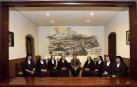 Las monjas quitaron las dos rejas y la cortina que las separaban de las visitas en el locutorio, que ahora es una sala abierta.