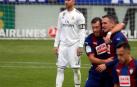 El Eibar golea al Real Madrid en la primera derrota con Solari