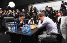 Carlsen vence a Caruana en el desempate y retiene la corona de campeón mundial