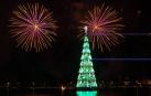 Río vuelve a encender el árbol de Navidad flotante más grande del mundo
