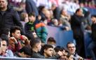 Imágenes del búscate en la grada del Osasuna-Tenerife