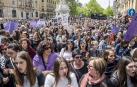La manifestación ha comenzado a las 12.30 horas en el Palacio de Justicia y la marcha se dirige a la Plaza del Castillo