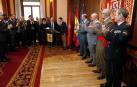 El delegado del Gobierno en Navarra, José Luis Arasti (el tercero por la derecha), entre otros, durante el acto de conmemoración este miércoles en Pamplona del 40 aniversario de la proclamación de la Constitución
