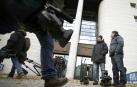 Cámaras de televisión esperan a la puerta de la Audiencia de Navarra