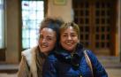 Ana Sáinz y Constanza Rentería posan sonrientes ante la cámara.