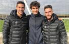 Lucas Torró visita a sus excompañeros de Osasuna en Tajonar