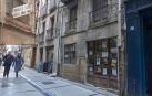 Roban el letrero centenario de la Licorería Elcano en Estella