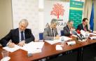 Juan Francisco Corona (presidente del Instituto de Empresa Familiar), Alfonso Carlosena (rector de la UPNA), Francisco Esparza (presidente de ADEFAN) y Juan María Ayechu (director del área de empresas de Caja Rural de Navarra).