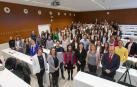 Andrea Macaire, en primera fila, quinta por la izquierda, con los alumnos de la Universidad de Navarra y futuros asistentes de dirección a los que ofreció una charla.