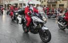 Motorutas.com organizó el primer raid de motocicletas de pilotos disfrazados de Papa Noel solidario con el Banco de Alimentos de Navarra