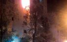Tres heridos leves por inhalación de humo en incendio de edificio en Sevilla