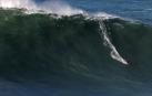 La ola gigante de Nazaré, en Portugal, que hace las delicias de los surfistas