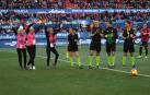 La Asociación Saray realiza el saque de honor en el Osasuna-Alcorcón
