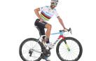 Alejandro Valverde teñirá de arcoíris su equipamiento en el Giro de Lombardia