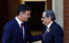 Sánchez recibe sonriente a Quim Torra en la Moncloa