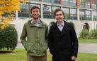 Estudiantes de la UPNA que participarán en el debate. De izquierda a derecha, Iñigo de Carlos Artajo y David Garciandía Igal.