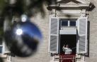 El papa Francisco reza el Ángelus en Año Nuevo desde el Palacio Apostólico.